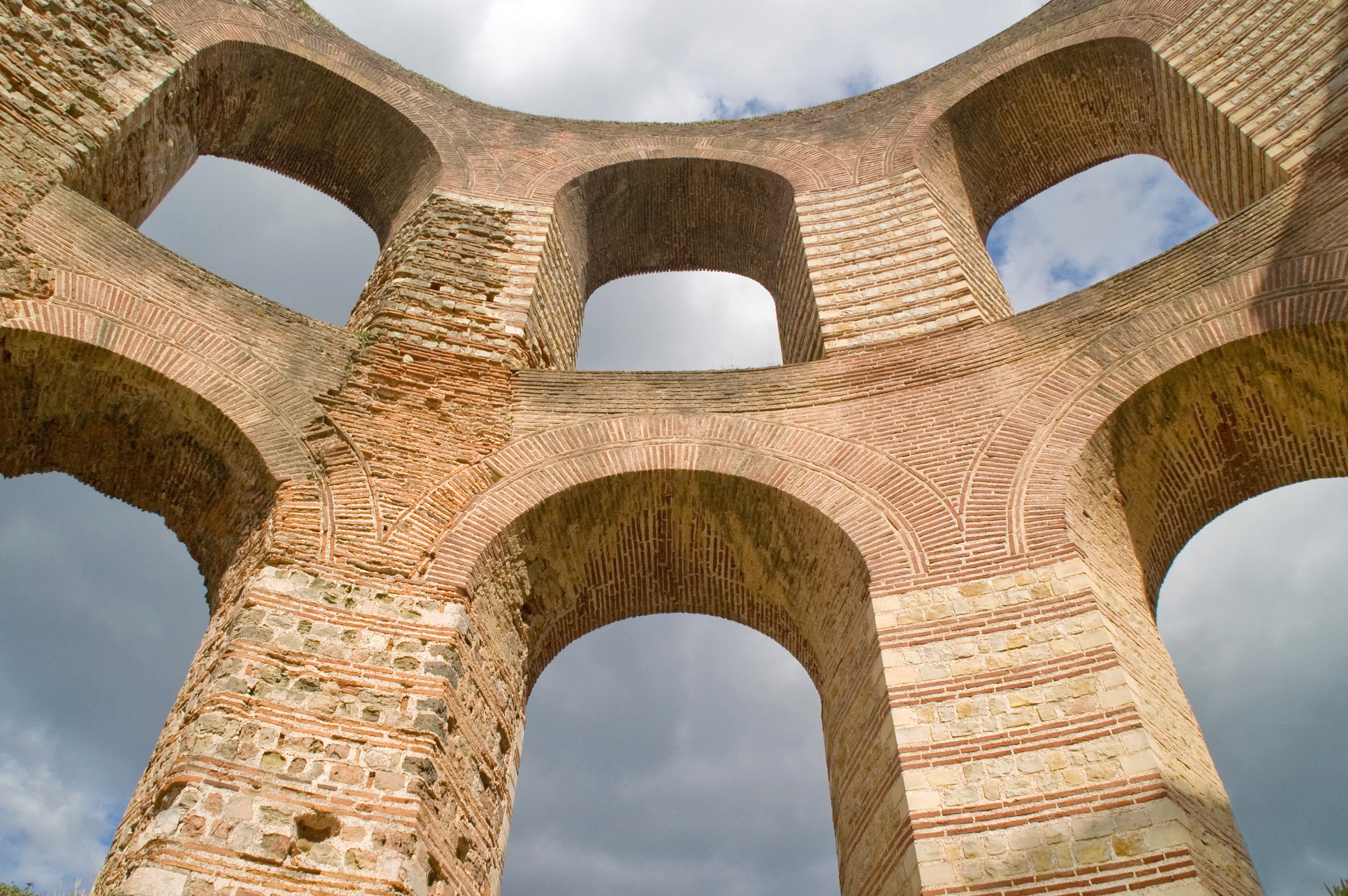 Eifel Trier Romeinse Baden Shutterstock 2607026405